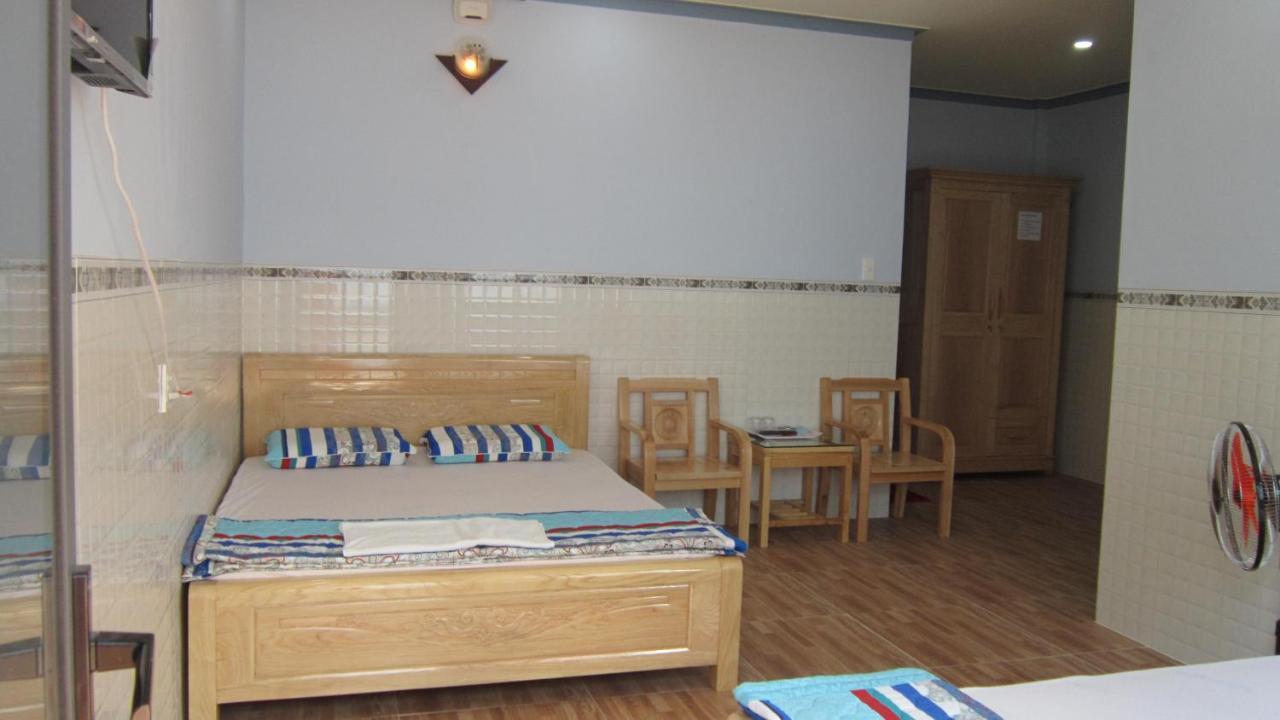 Hong Chau Guesthouse Дуонг-Донг Экстерьер фото
